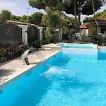 Domos & Apartmanhotel