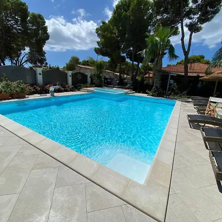 Domos & Hotel apartamentowy 4*