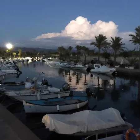 Hotel apartamentowy Domos &