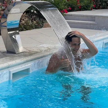 Domos & 4* Porto Pino