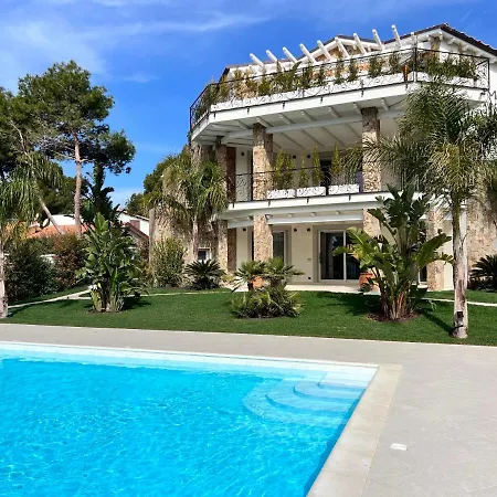Domos Aparthotel Porto Pino