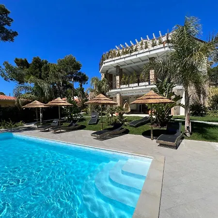 Domos Aparthotel Porto Pino